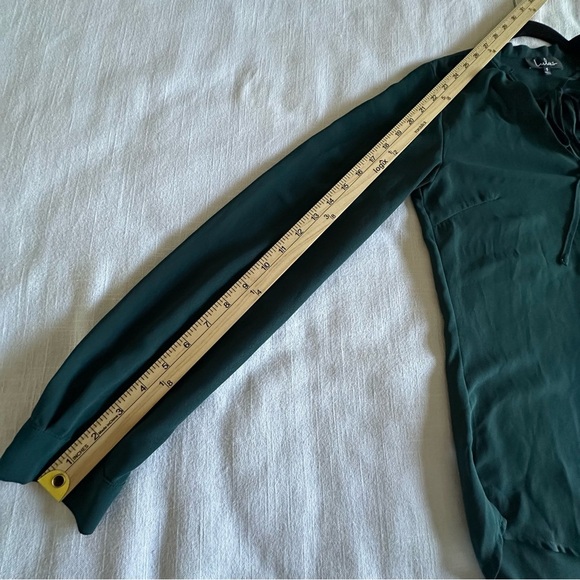 Lulus Blouse Womens S Green Tie Neck Button Front Long Sleeve Keyhole Holiday - Picture 6 of 8